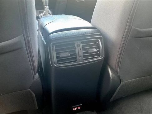 Used 2020 Nissan Rogue SV FWD image 10