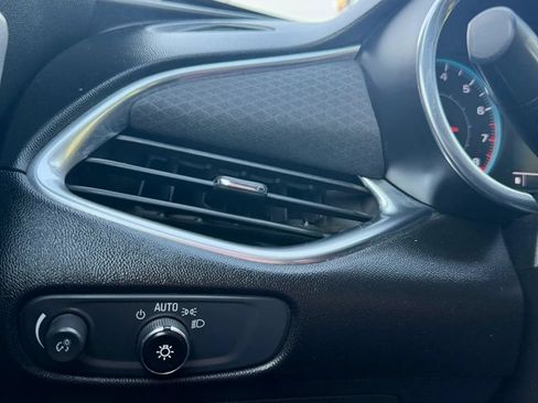 Used 2016 Chevrolet Malibu LT FWD image 32