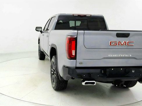 Used 2024 GMC Sierra 1500 AT4 w/ Technology Package AWD/4WD image 4