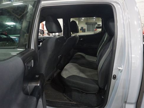 Used 2021 Toyota Tacoma TRD Sport image 15