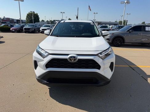 Used 2025 Toyota RAV4 XLE AWD/4WD image 7