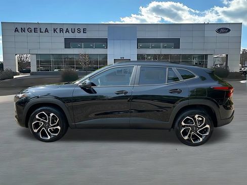 Used 2025 Chevrolet Trax RS w/ Driver Confidence Package FWD image 4