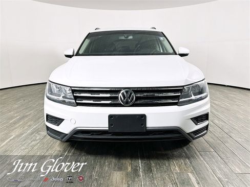 Used 2021 Volkswagen Tiguan SE image 2