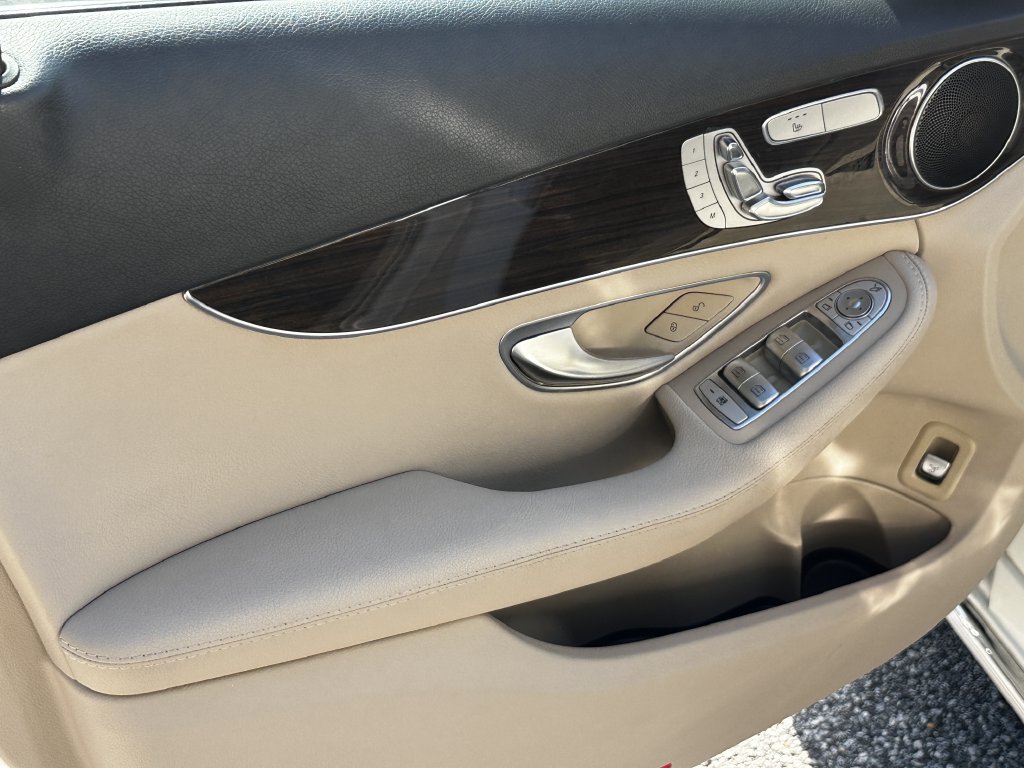 Used 2018 Mercedes-Benz C 300 Sedan image 11