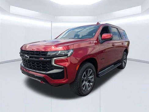 Used 2024 Chevrolet Tahoe Z71 w/ Luxury Package AWD/4WD image 8