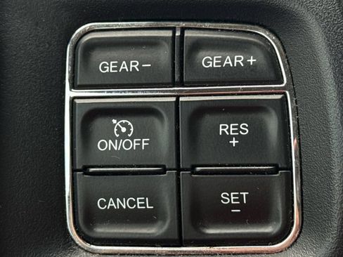 Used 2019 RAM 1500 Classic SLT w/ Luxury Group AWD/4WD image 34