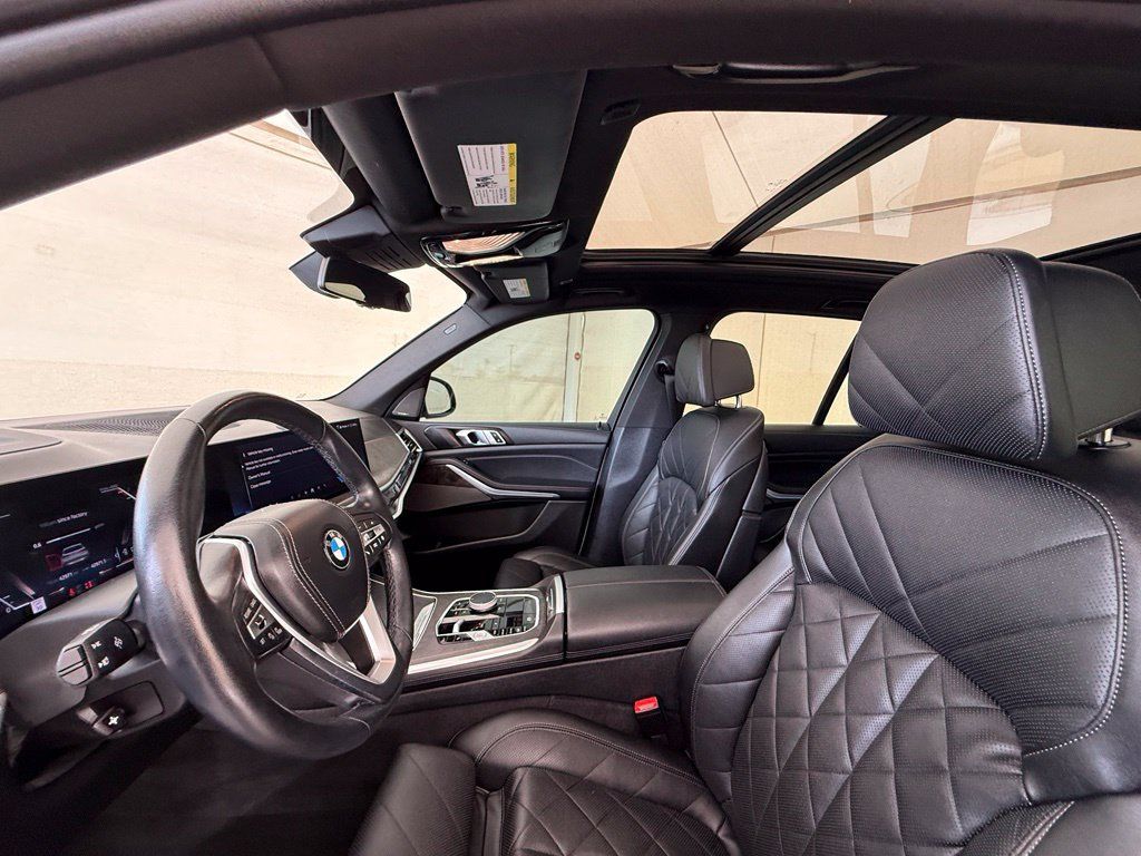 Used 2024 BMW X5 xDrive40i w/ Premium Package AWD/4WD image 34