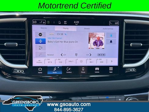 Used 2024 Chrysler Pacifica Touring-L FWD image 25