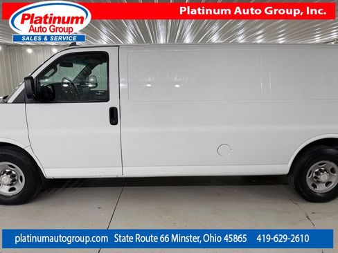 Used 2016 Chevrolet Express 3500 Extended RWD image 2
