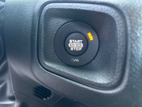 Used 2024 Jeep Wrangler Unlimited w/ Convenience Group AWD/4WD image 25