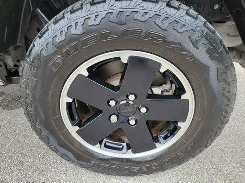 Used 2021 Jeep Gladiator Sport AWD/4WD image 9