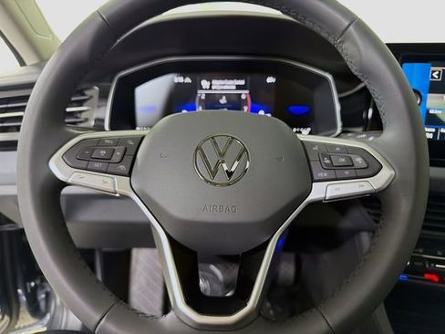 New 2026 Volkswagen Jetta SE FWD image 12
