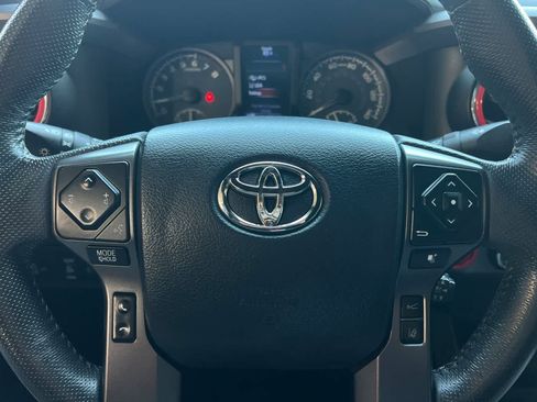 Used 2018 Toyota Tacoma TRD Sport AWD/4WD image 28