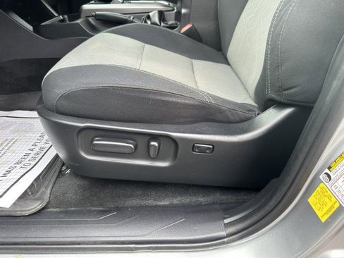 Used 2022 Toyota Tacoma TRD Sport image 19