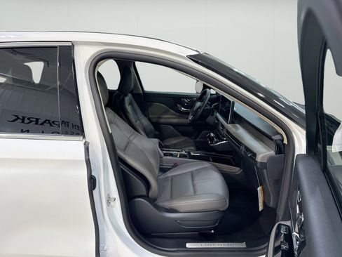 New 2026 Lincoln Corsair Premiere AWD/4WD image 28
