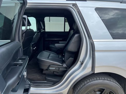 Used 2021 Ford Expedition XLT RWD image 14