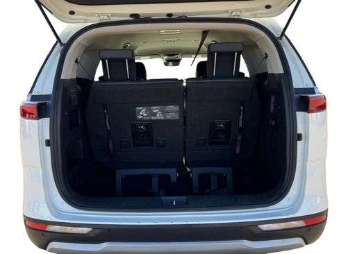 Used 2023 Kia Carnival LX image 19