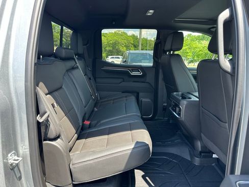 Used 2025 Chevrolet Silverado 1500 High Country w/ High Country Premium Package AWD/4WD image 25