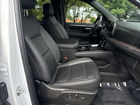 Used 2025 Chevrolet Tahoe LT AWD/4WD image 25