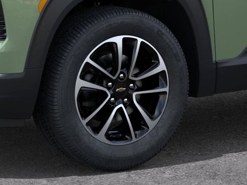 New 2026 Chevrolet TrailBlazer LT w/ Convenience Package FWD image 9