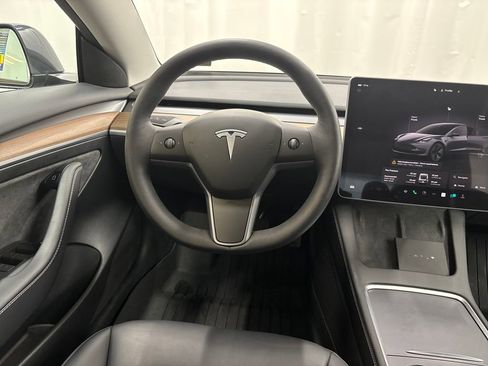 Used 2023 Tesla Model 3 Standard Range image 13
