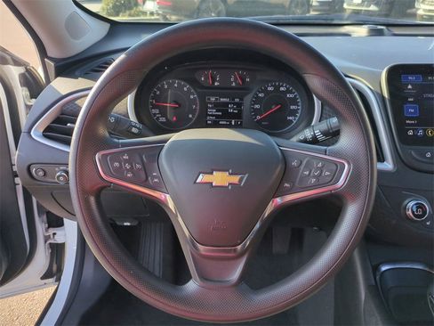 Used 2024 Chevrolet Malibu LT image 11