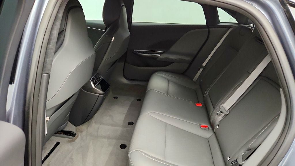Used 2023 Lucid Air Pure AWD/4WD image 23