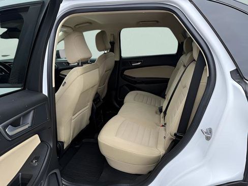 Used 2023 Ford Edge SE AWD/4WD image 5