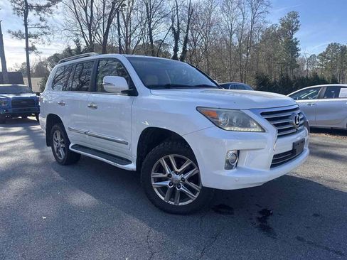 Used 2013 Lexus LX 570 4WD image 4