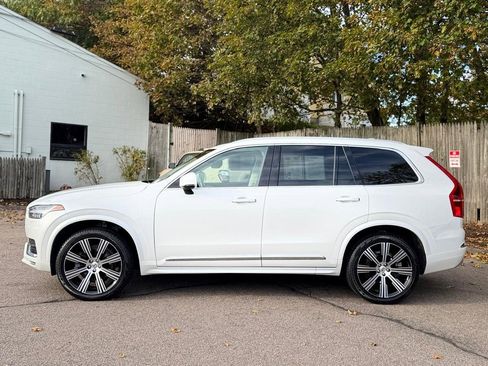 Used 2022 Volvo XC90 T6 Inscription w/ Climate Package image 3