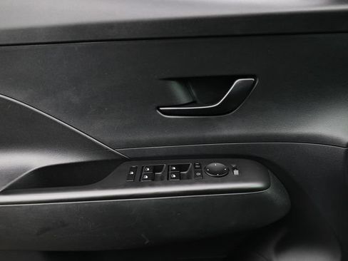 Used 2024 Hyundai Kona SE FWD image 14