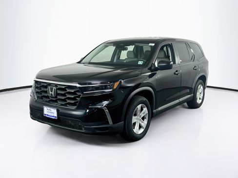 Used 2023 Honda Pilot LX image 1