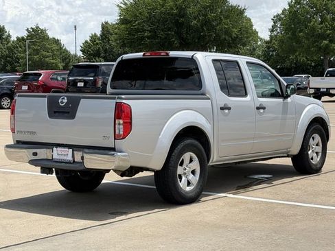 Used 2011 Nissan Frontier SV RWD image 4