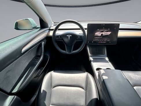 Used 2023 Tesla Model 3 Standard Range RWD image 29