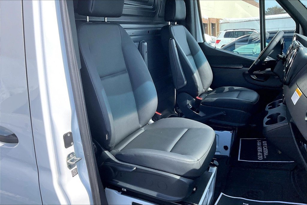 Used 2026 Mercedes-Benz Sprinter 2500 image 6