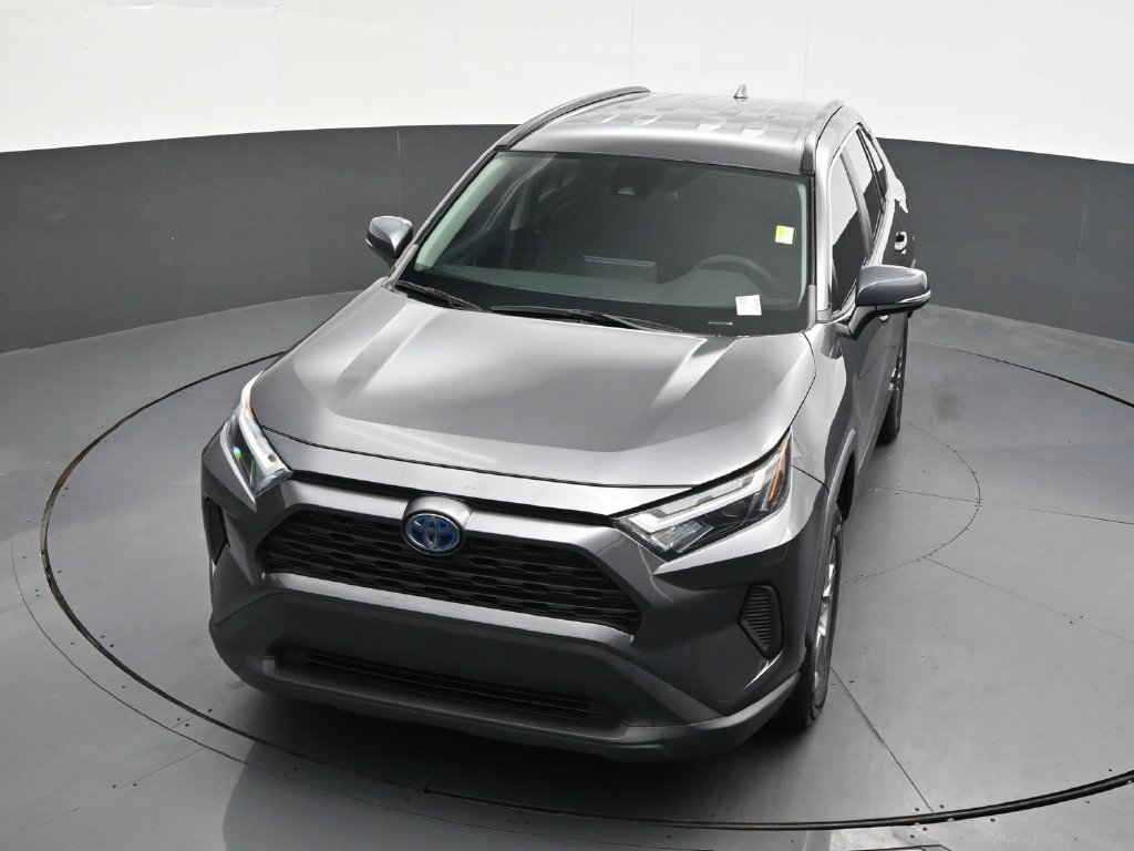 Used 2022 Toyota RAV4 XLE AWD/4WD image 25