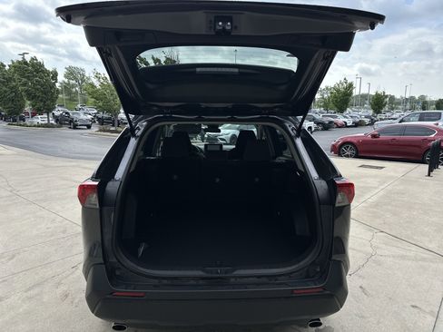 Used 2025 Toyota RAV4 XLE AWD/4WD image 30