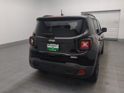 Used 2021 Jeep Renegade Latitude FWD image 7