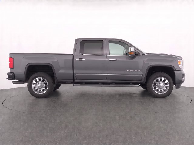 Used 2017 GMC Sierra 2500 Denali w/ Duramax Plus Package AWD/4WD image 2