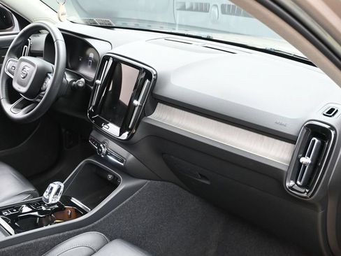 Used 2023 Volvo XC40 B4 Plus w/ Protection Package FWD image 26
