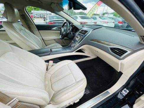 Used 2019 Lincoln MKZ Reserve FWD image 28