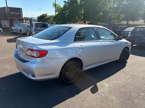 Used 2011 Toyota Corolla LE FWD image 4