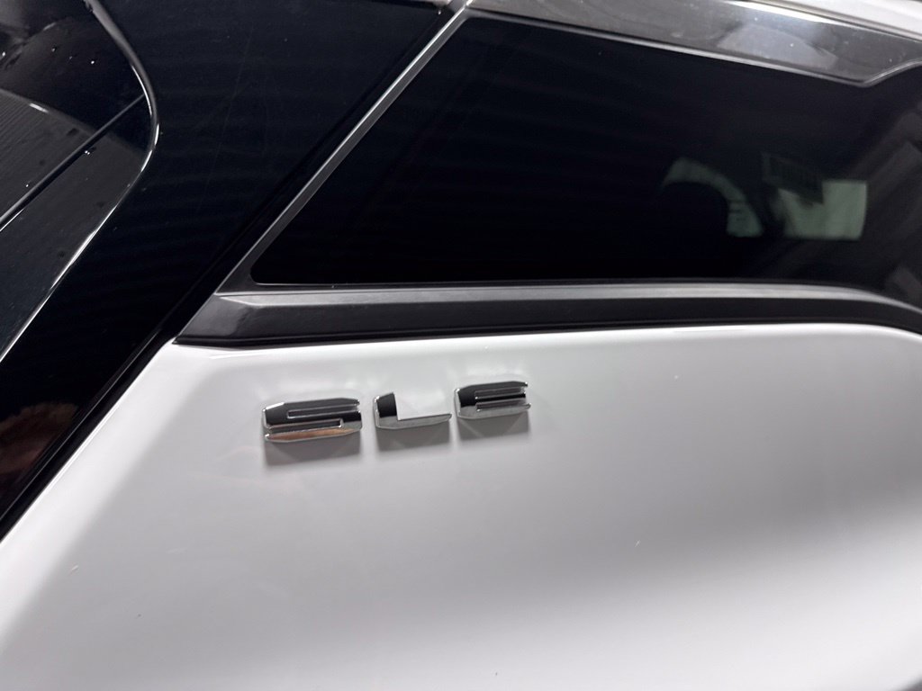 Used 2024 GMC Terrain SLE FWD image 16