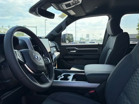 New 2027 RAM 1500 4x4 Crew Cab image 15