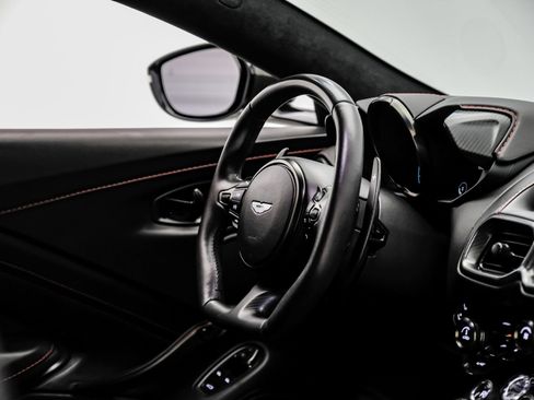 Used 2023 Aston Martin V12 Vantage RWD image 60