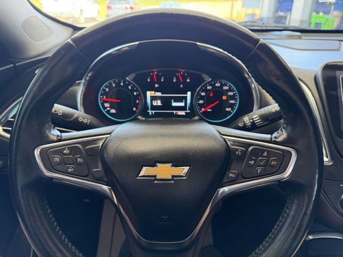Used 2017 Chevrolet Malibu LT w/ Leather Package FWD image 11