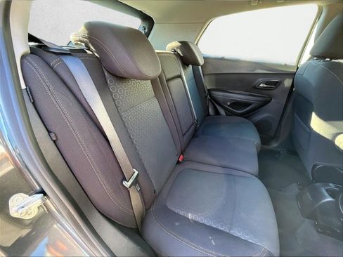 Used 2020 Chevrolet Trax LS image 29