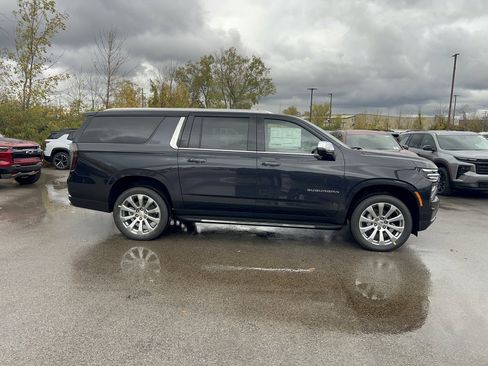 New 2026 Chevrolet Suburban Premier w/ Sun And Tow Package AWD/4WD image 3