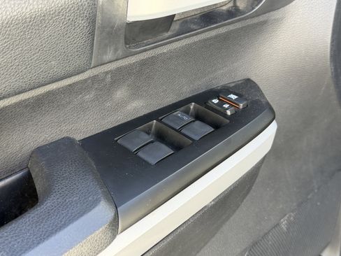 Used 2021 Toyota Tundra 4x4 CrewMax image 15