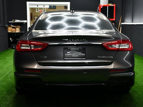 Used 2017 Maserati Quattroporte GTS GranSport RWD image 12